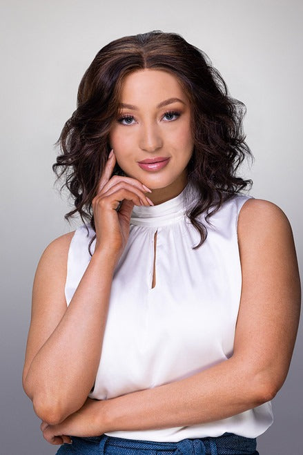 Julianne Petite Lite: Synthetic Wig | Lace Front, Hand‑Tied